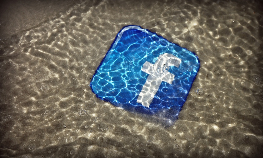 Drowning in Social Media by mkhmarketing from Flickr under CC BY 2.0